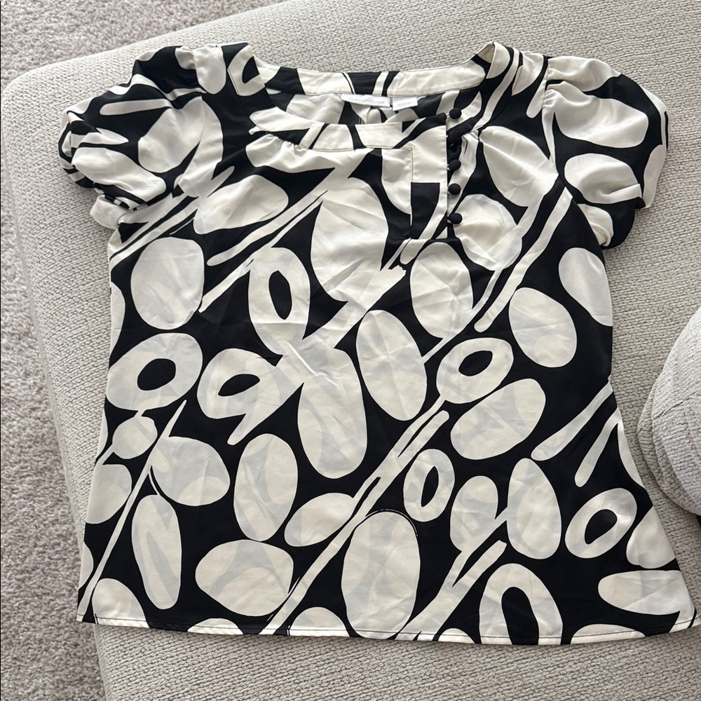 Worthington Black and Cream Patterned Blouse